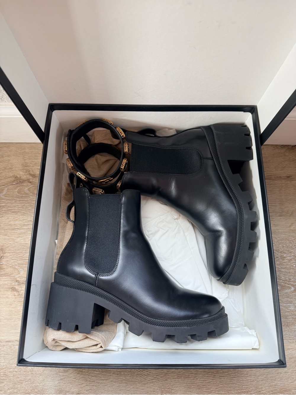 Gucci Black Leather Crystal-Embellished Lug Sole Chelsea Boots - Picture 3 of 5